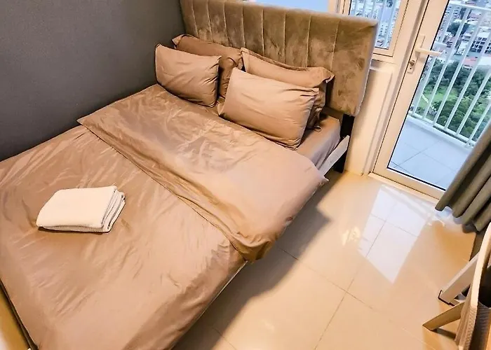 Cozy View 2br In Makati With 60inch Tv Manila